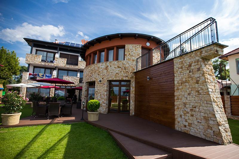 Pole Position Beach Hotel Balatonszarszo Exterior photo